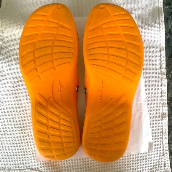 Salvatore Ferragamo orange slides - Picture 2 of 5
